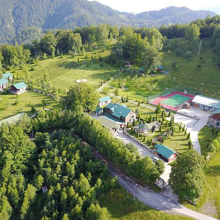 Hotel & Resort Gacka Мойковац Экстерьер фото