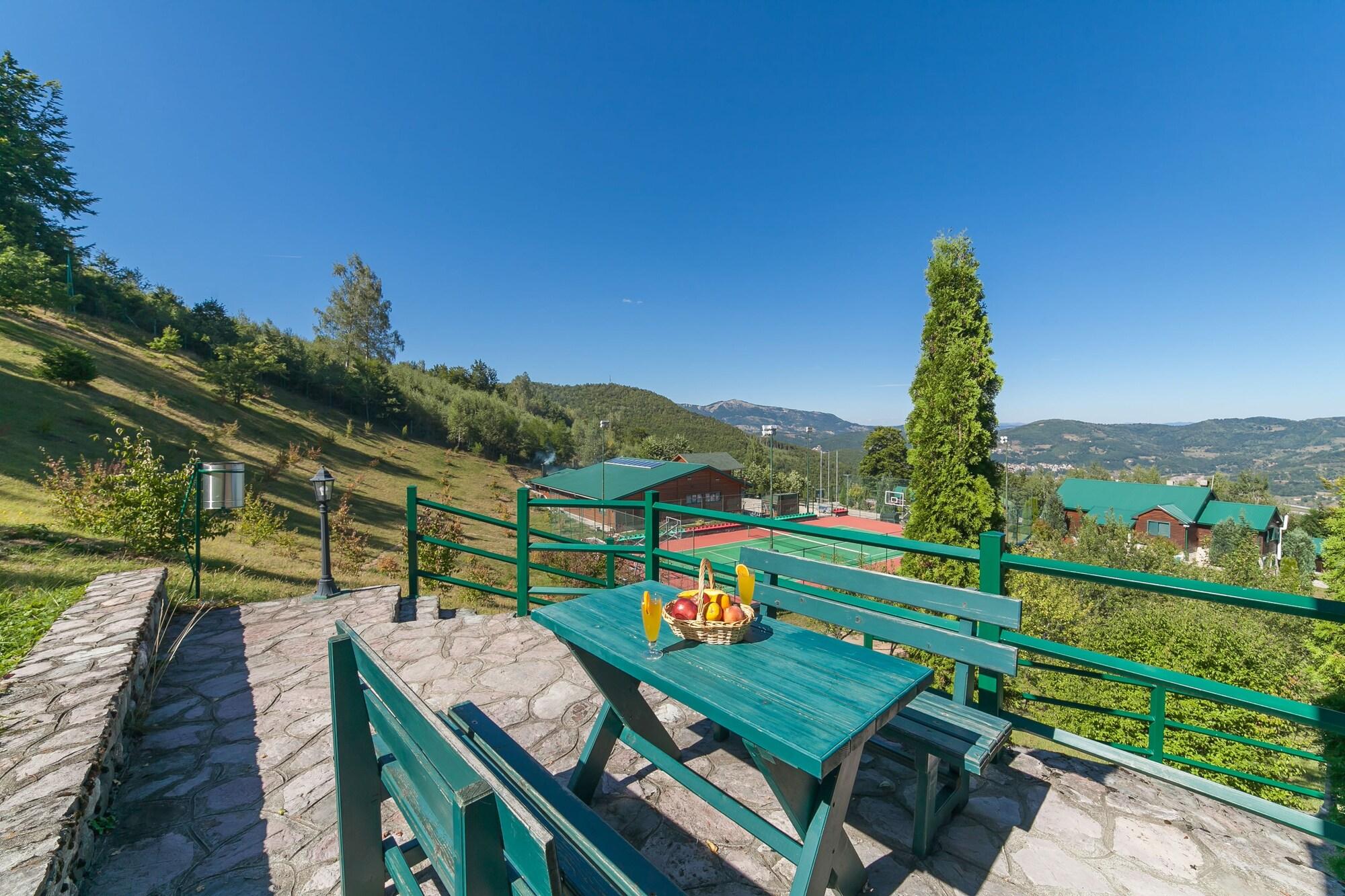 Hotel & Resort Gacka Мойковац Экстерьер фото