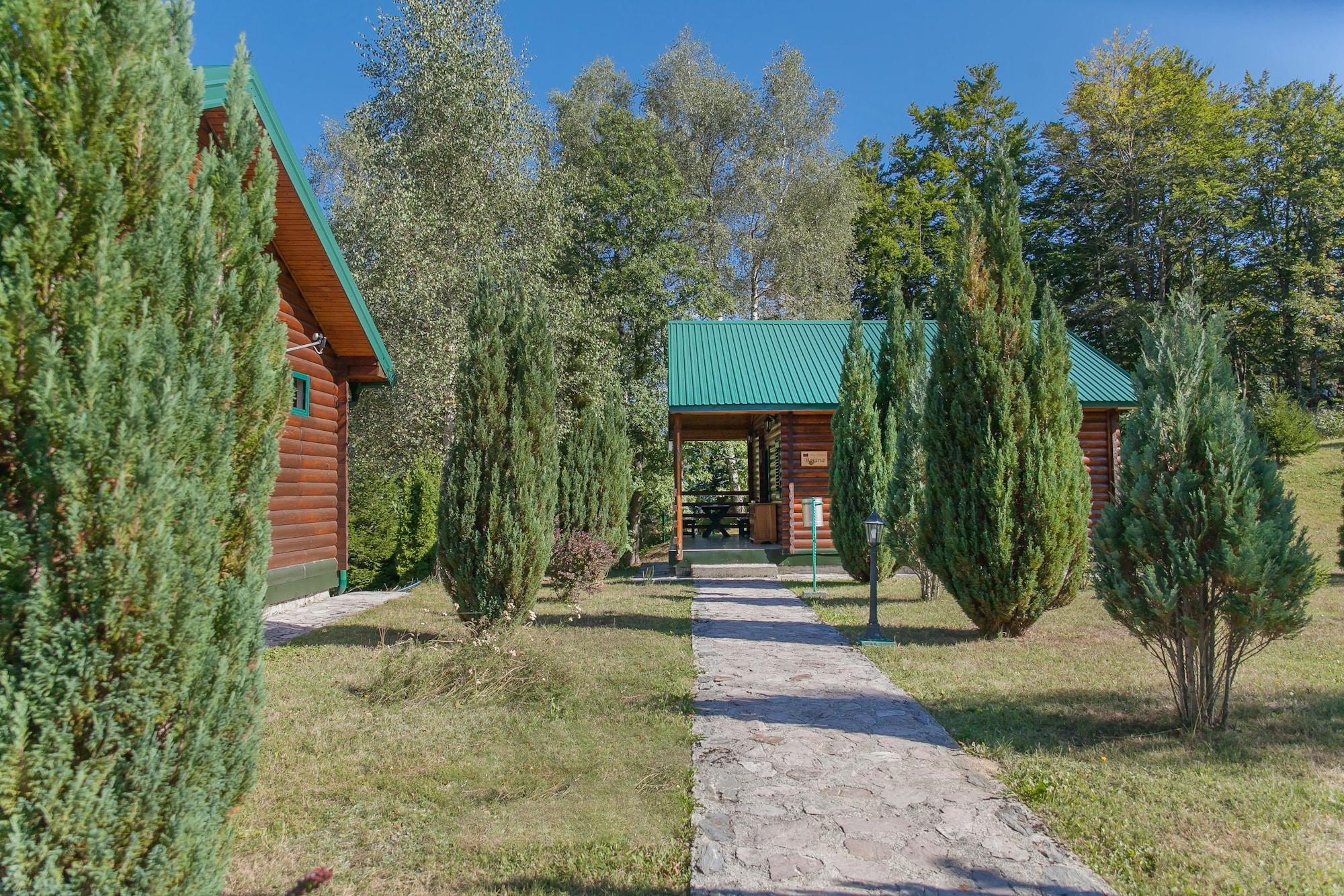 Hotel & Resort Gacka Мойковац Экстерьер фото