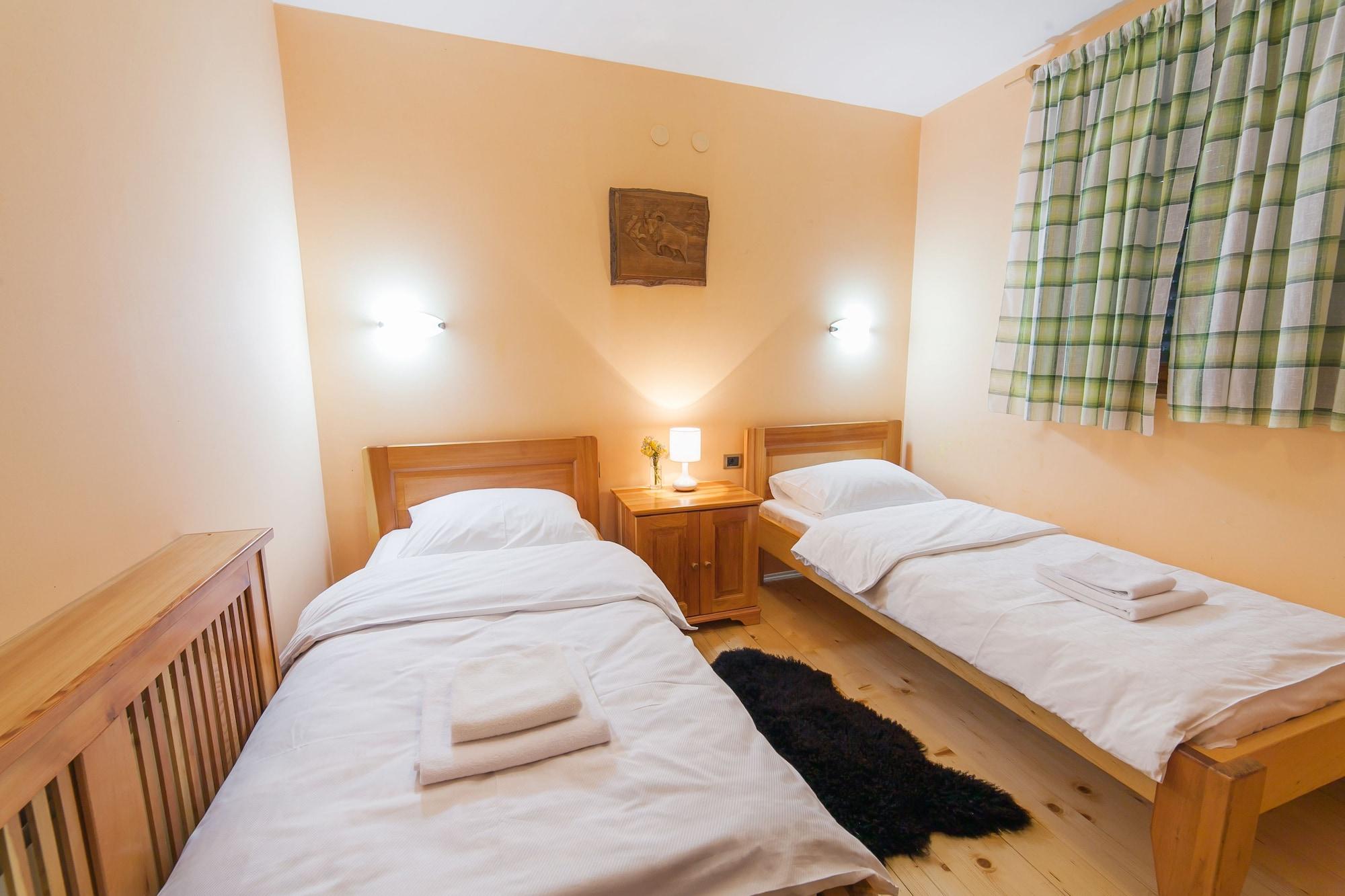Hotel & Resort Gacka Мойковац Экстерьер фото