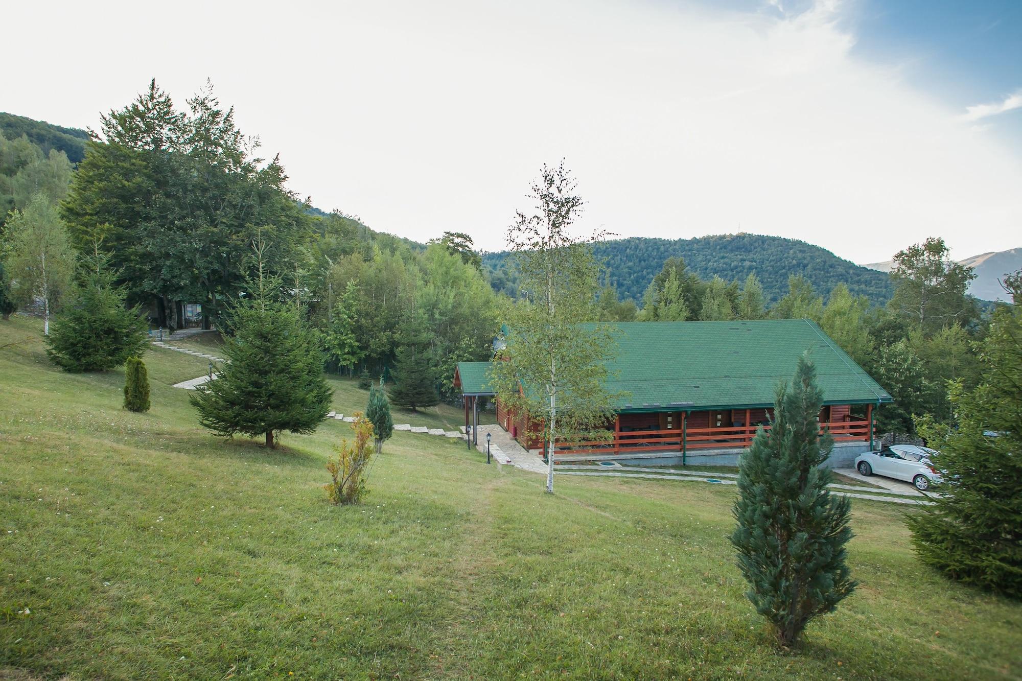 Hotel & Resort Gacka Мойковац Экстерьер фото