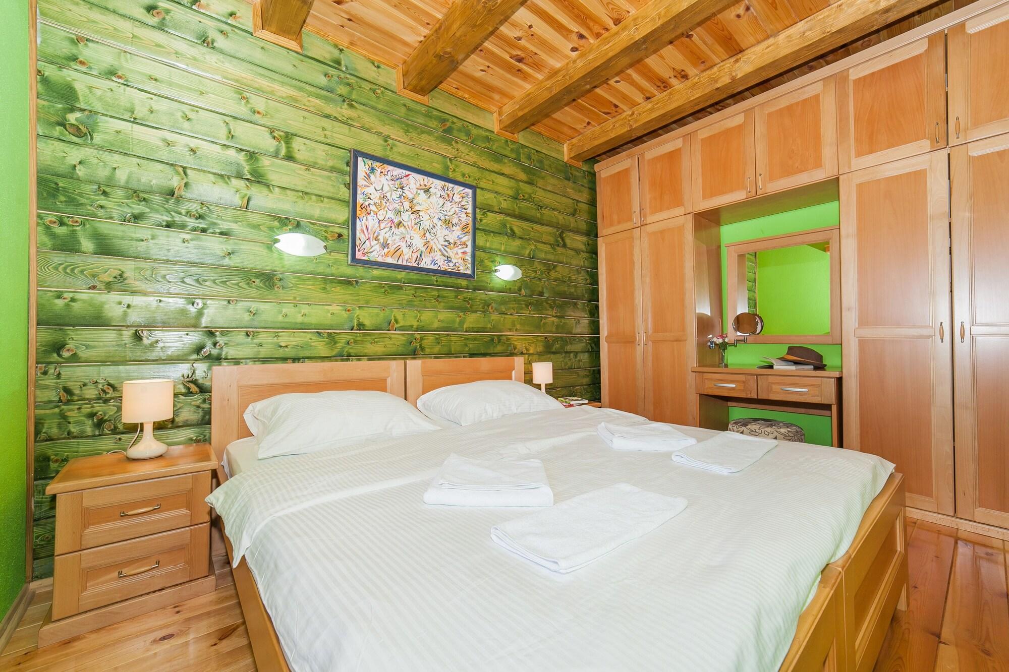 Hotel & Resort Gacka Мойковац Экстерьер фото