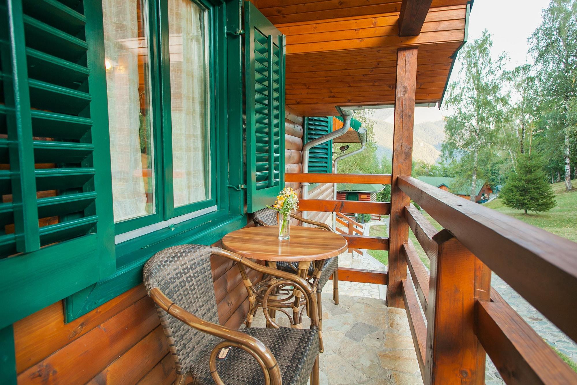 Hotel & Resort Gacka Мойковац Экстерьер фото