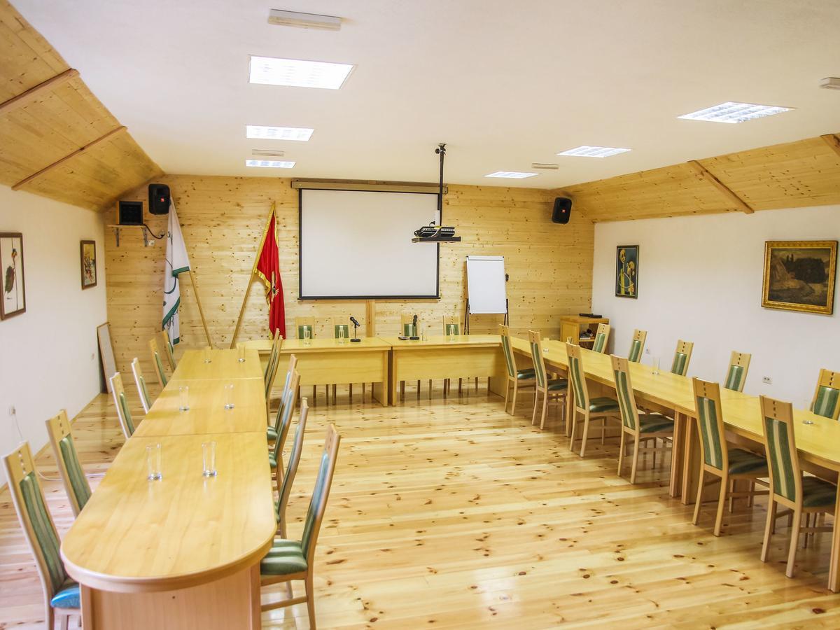 Hotel & Resort Gacka Мойковац Экстерьер фото