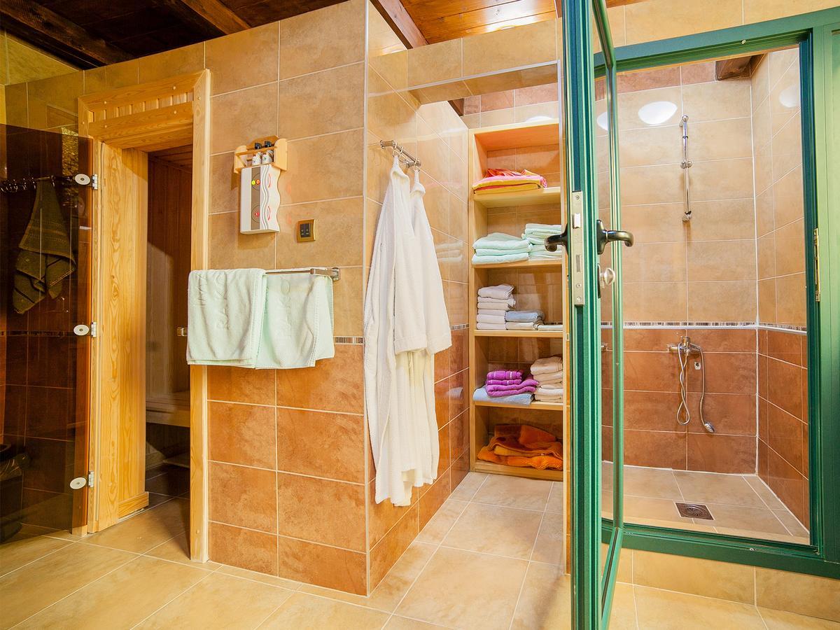 Hotel & Resort Gacka Мойковац Экстерьер фото