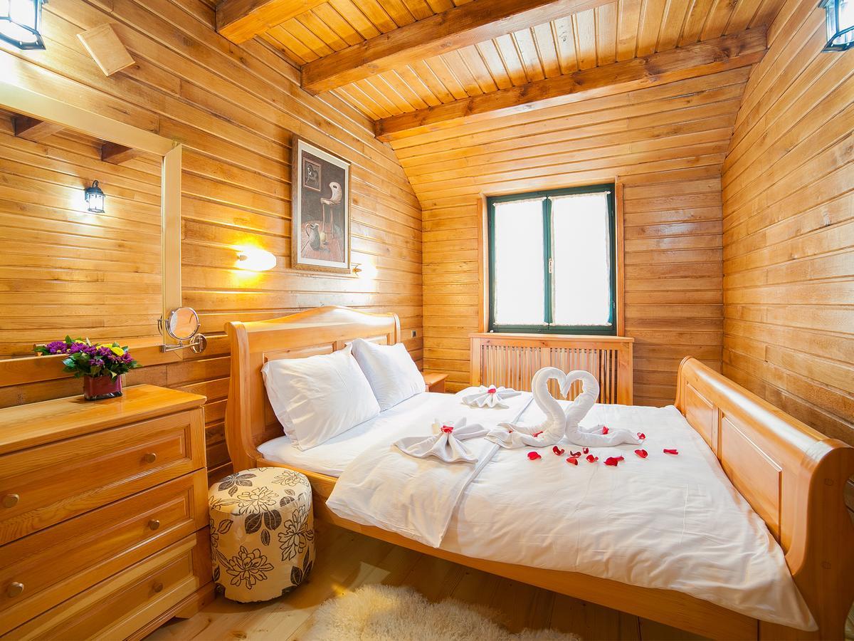 Hotel & Resort Gacka Мойковац Экстерьер фото