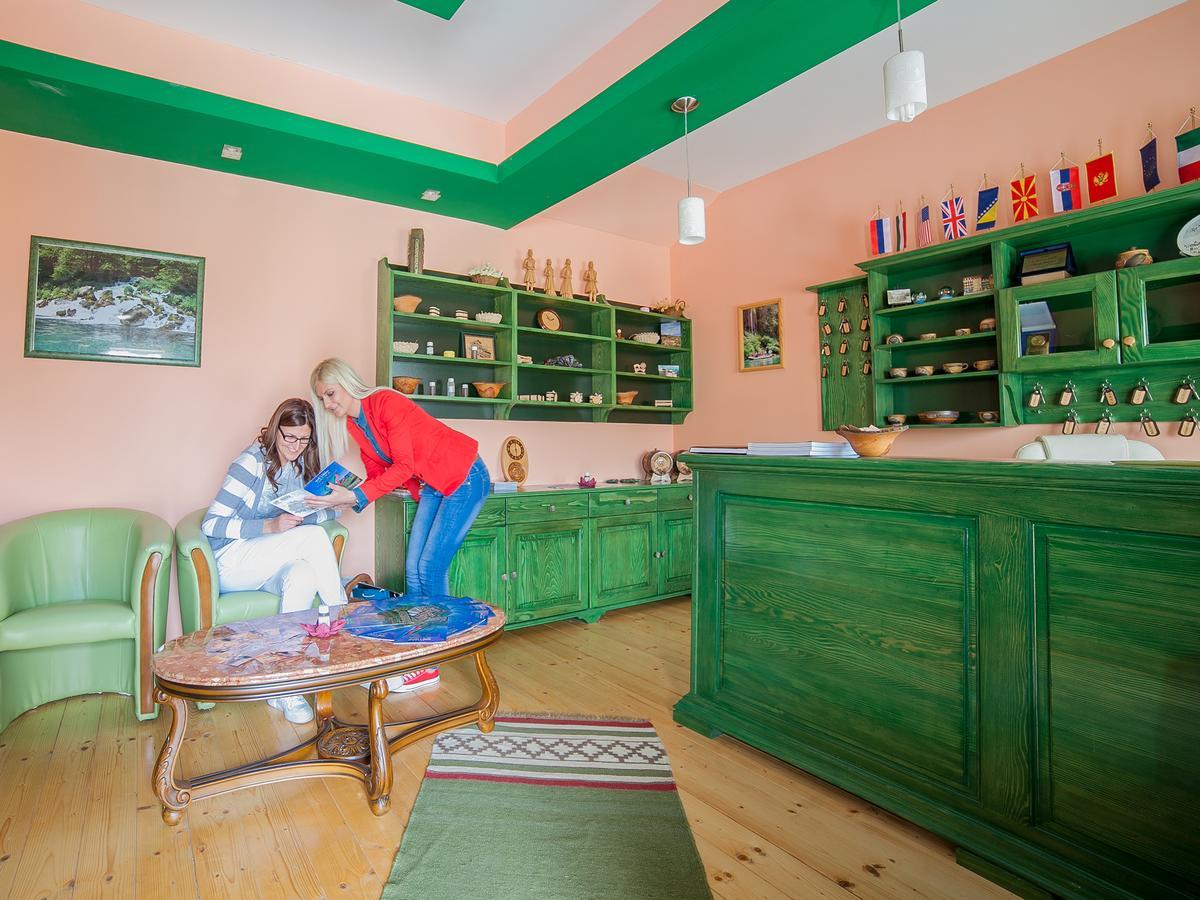 Hotel & Resort Gacka Мойковац Экстерьер фото