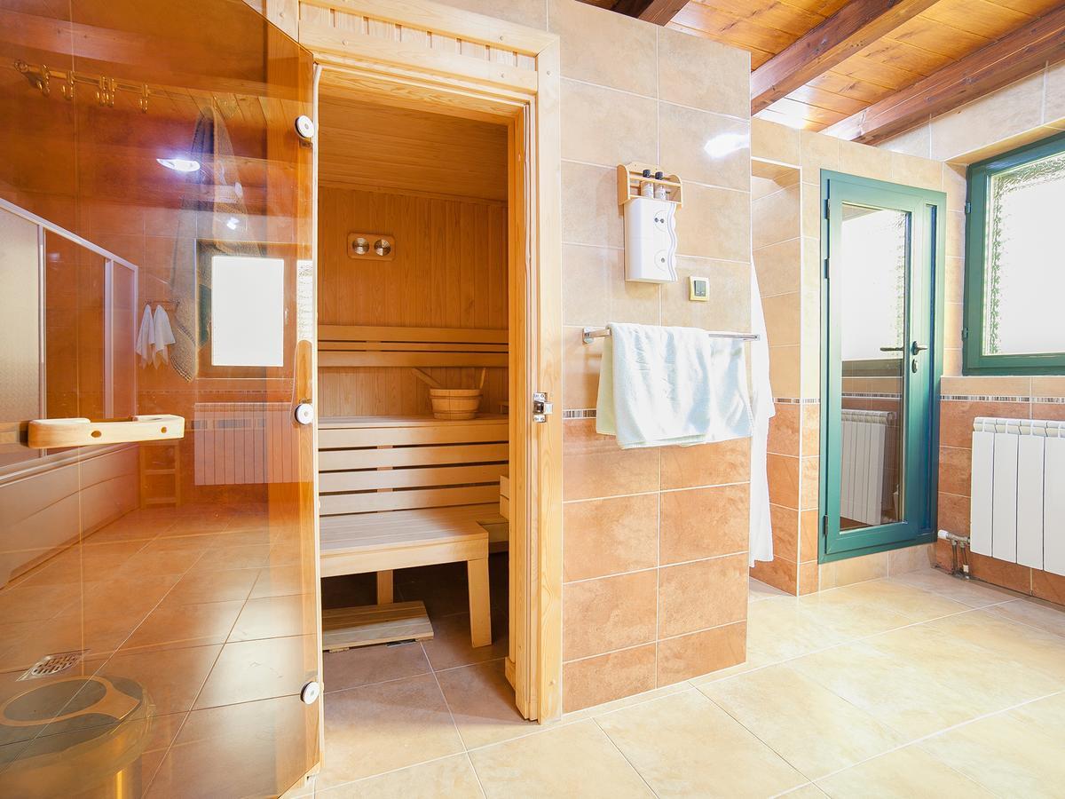 Hotel & Resort Gacka Мойковац Экстерьер фото