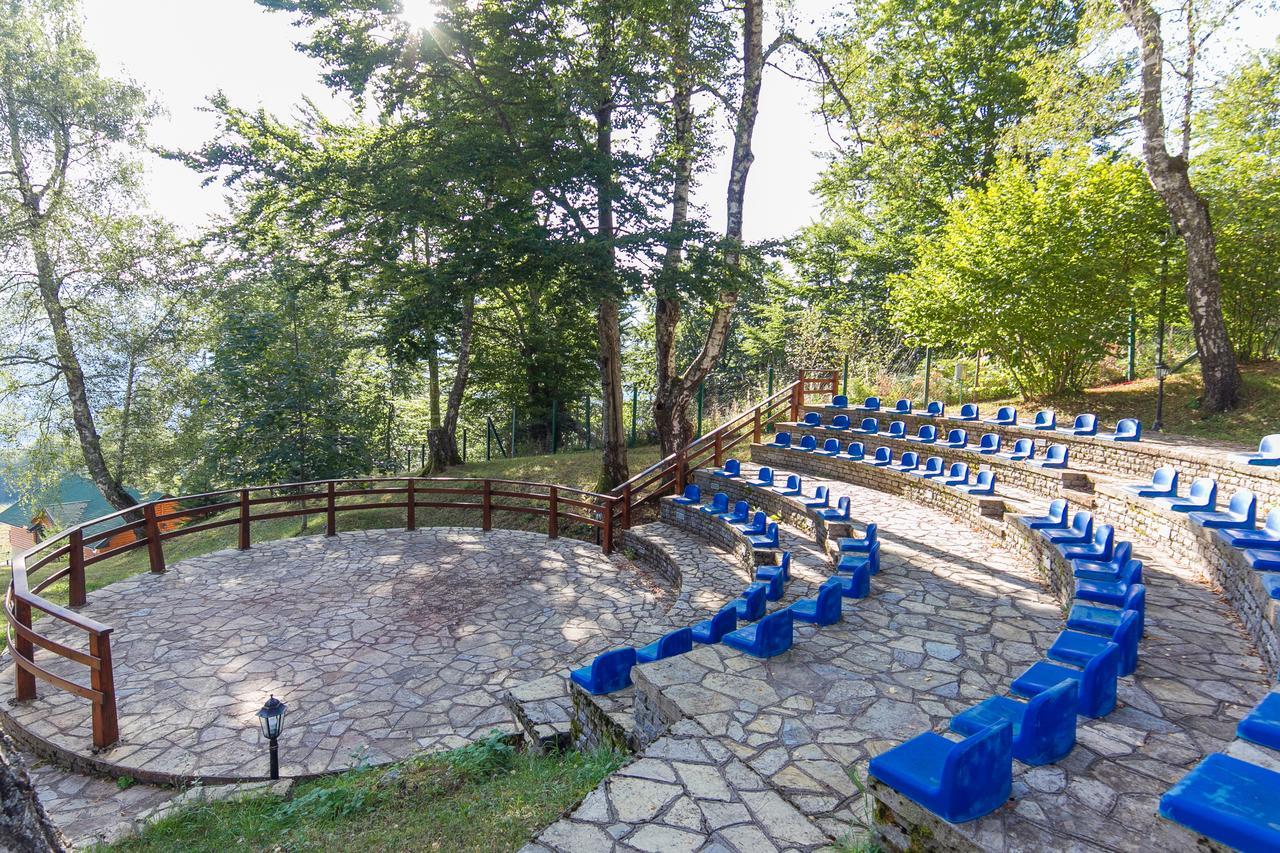 Hotel & Resort Gacka Мойковац Экстерьер фото