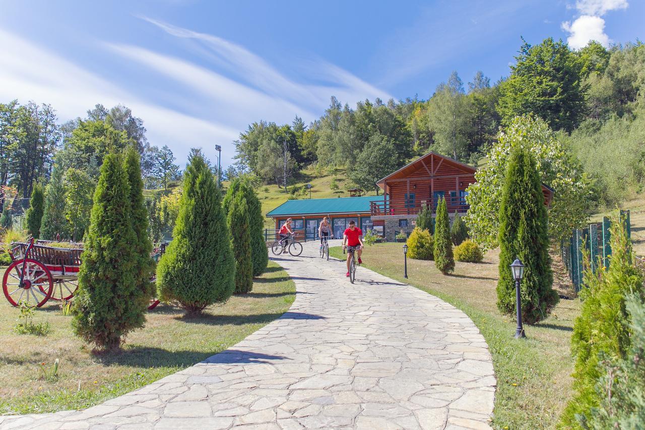 Hotel & Resort Gacka Мойковац Экстерьер фото