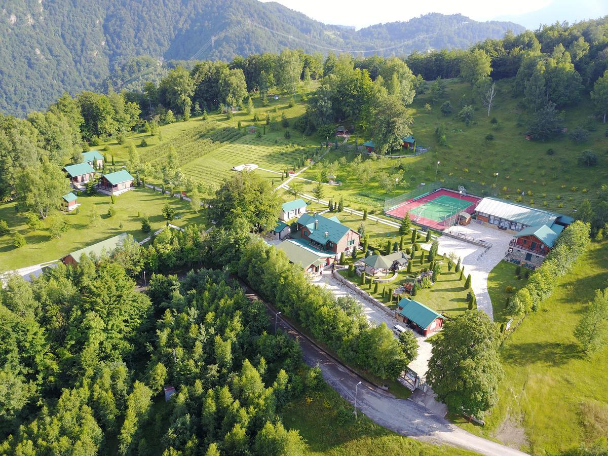 Hotel & Resort Gacka Мойковац Экстерьер фото