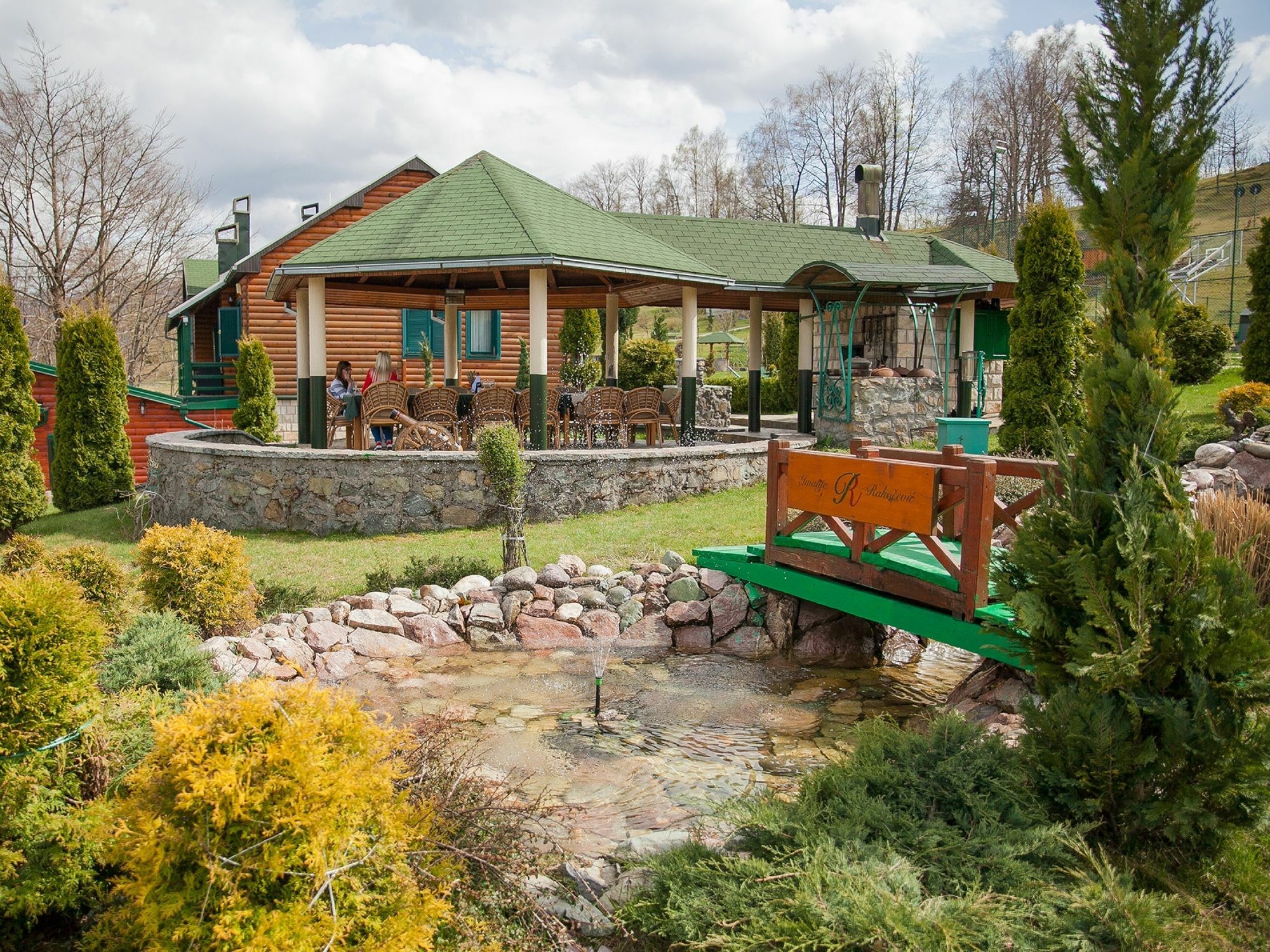Hotel & Resort Gacka Мойковац Экстерьер фото